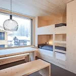 Revier Mountain מלון *