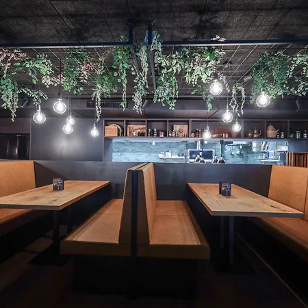 Hotell Revier Mountain *